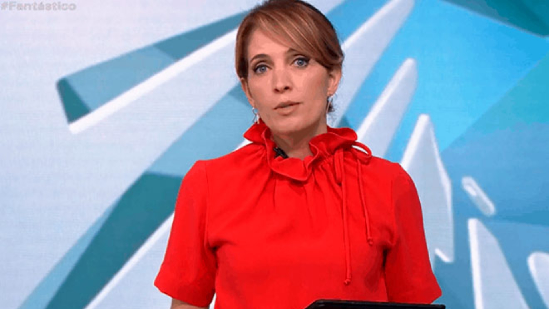 Poliana Abritta apresenta o Fantástico, que apresentou reportagem que rendeu processo contra a Globo por transfobia