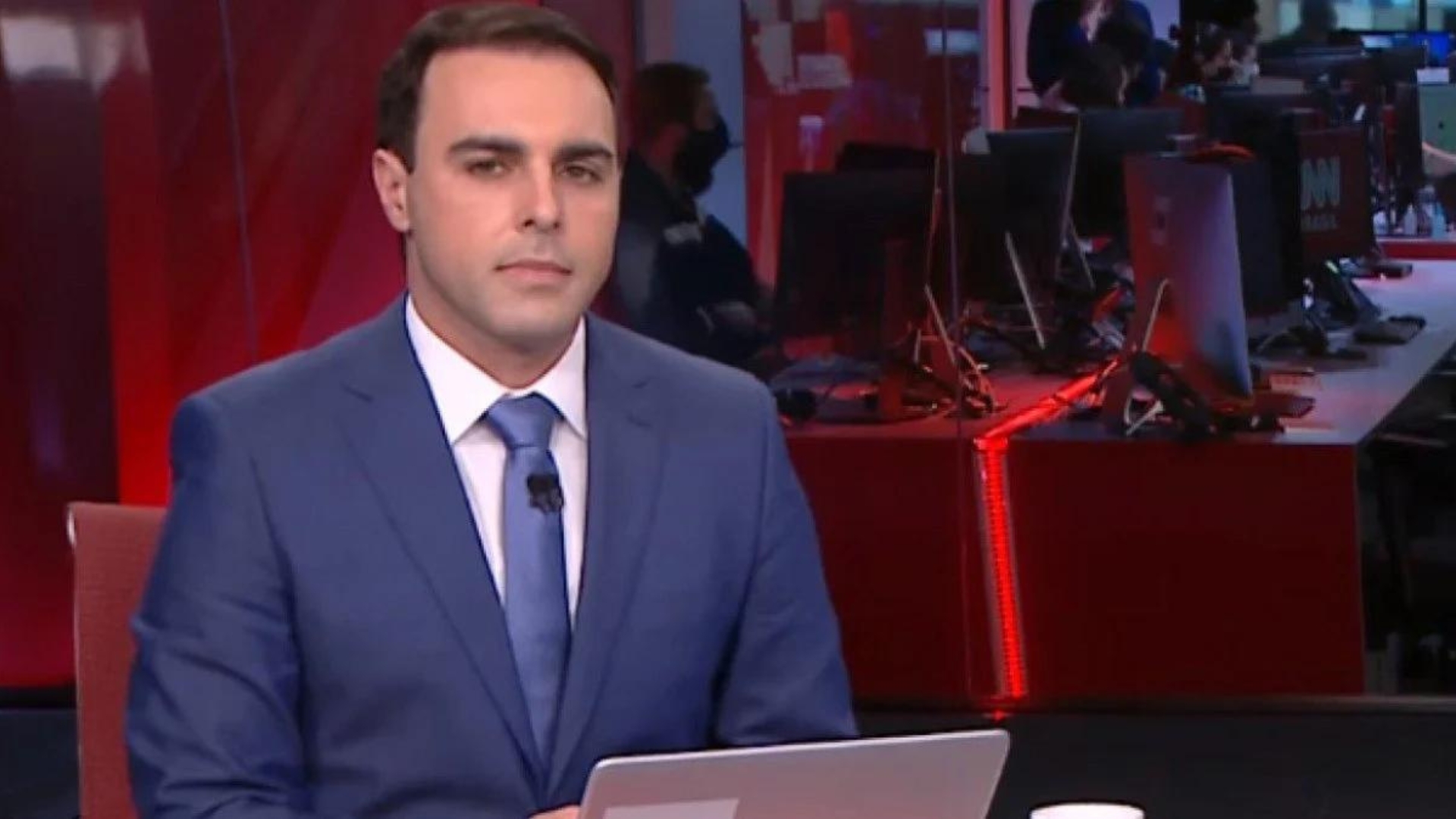 Rafael Colombo apresentava o CNN Novo Dia, na CNN Brasil