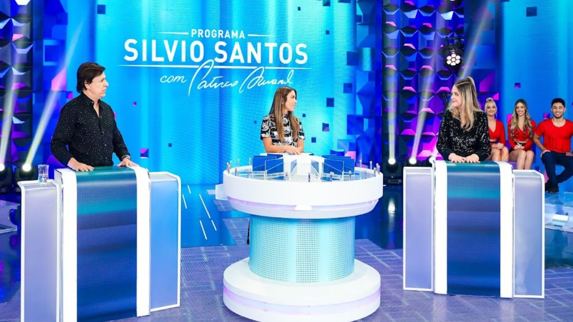Patricia Abravanel recebe Tom Cavalcante no Programa Silvio Santos