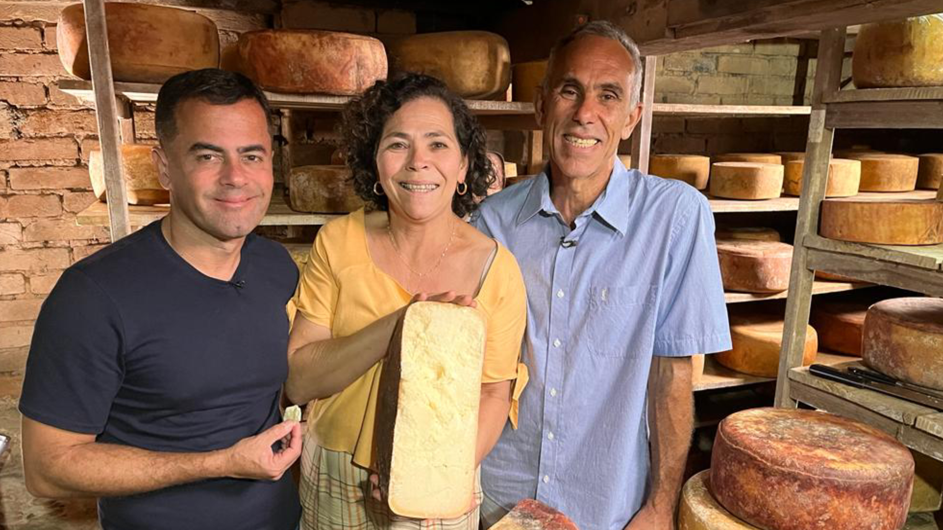 Paulo Gonçalves conhece produtores de queijo premiados no Globo Repórter