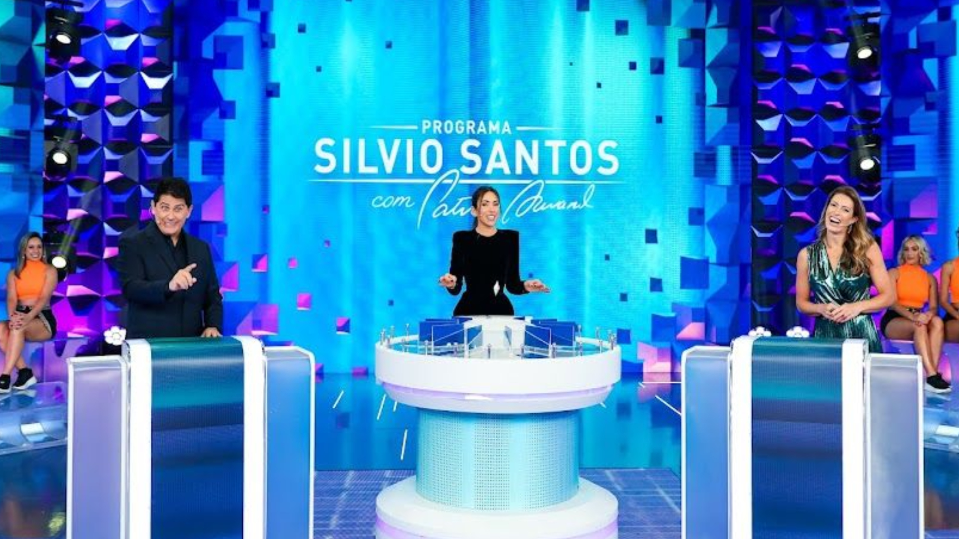 Cesar Filho e Elaine Mickely participam do Programa Silvio Santos